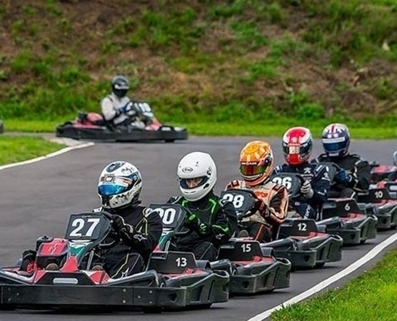 EXTREME KARTING PIC 2 - LARGE GROUP